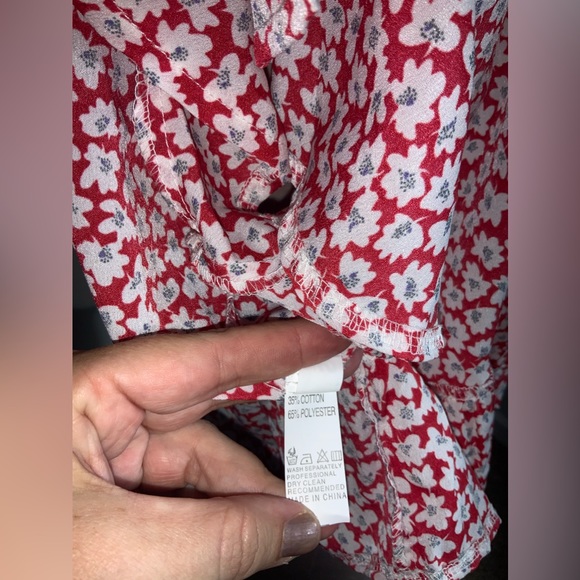 Shein 2xl Red&Wht Flower Top - Picture 8 of 9